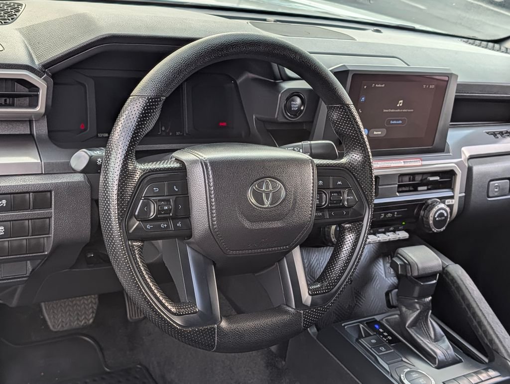 2025 Toyota Tacoma SR5 - Photo 16