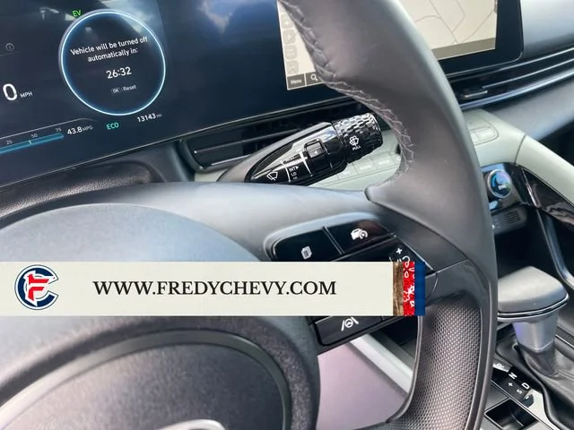 Used 2025 White Hyundai Limited image 32