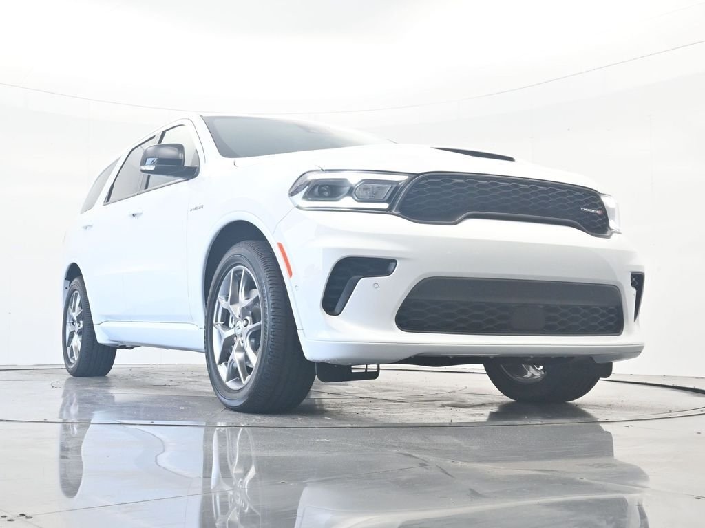 New 2026 White Knuckle Clear-Coat Exterior Paint Dodge GT Plus HEMI V8 image 35