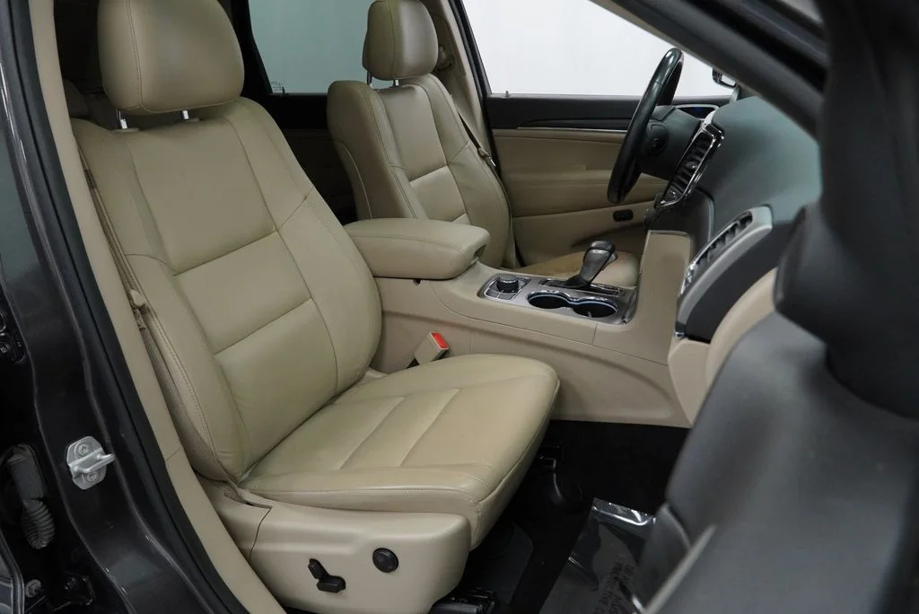 Used 2021 Gray Jeep Limited image 50