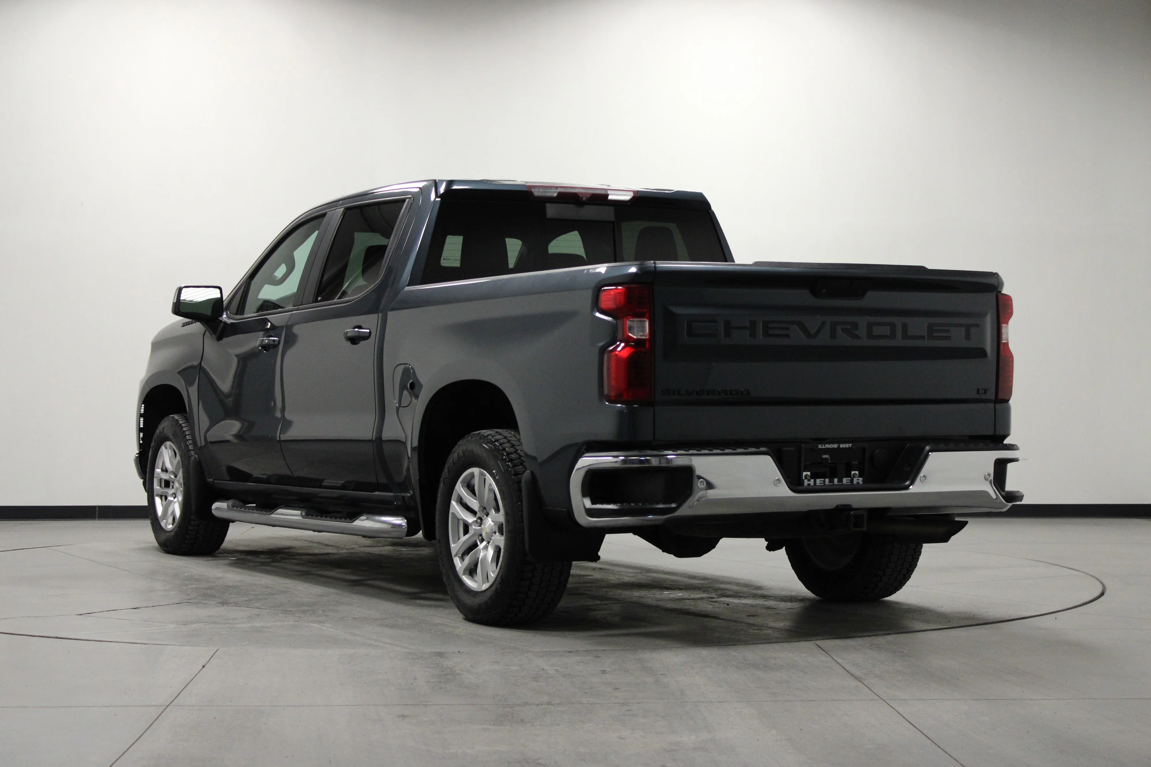 Used 2020 Shadow Gray Metallic Chevrolet LT image 6