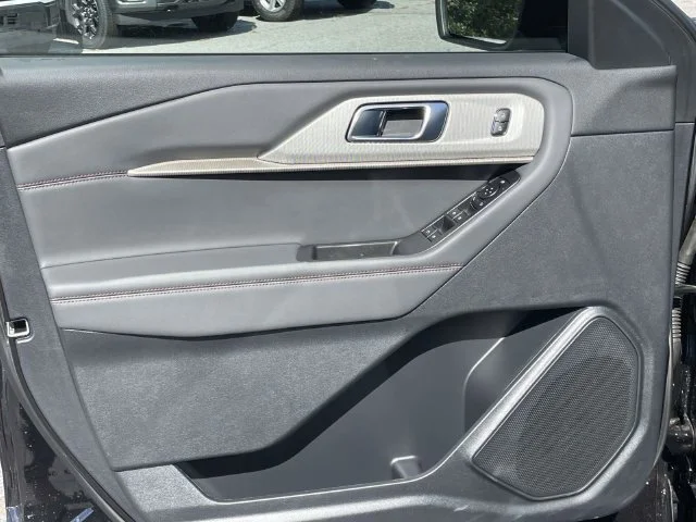 New 2027 Black Ford Active image 11