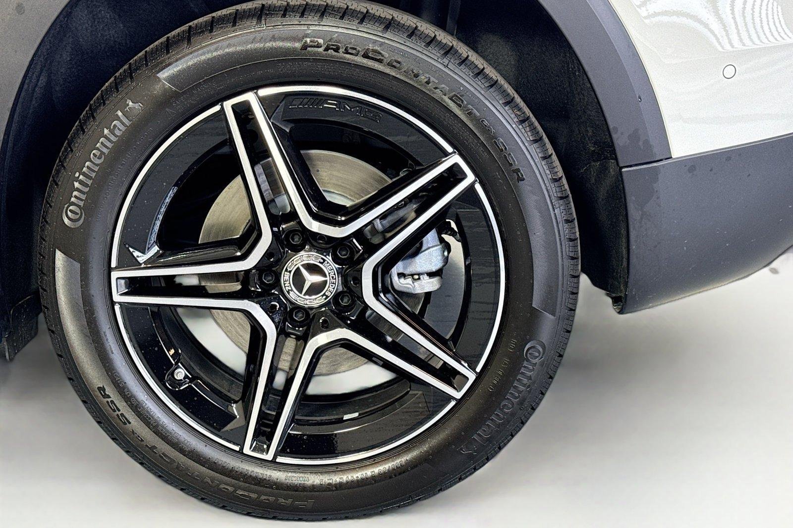 New 2026 Polar White Mercedes-Benz GLB 250 image 29