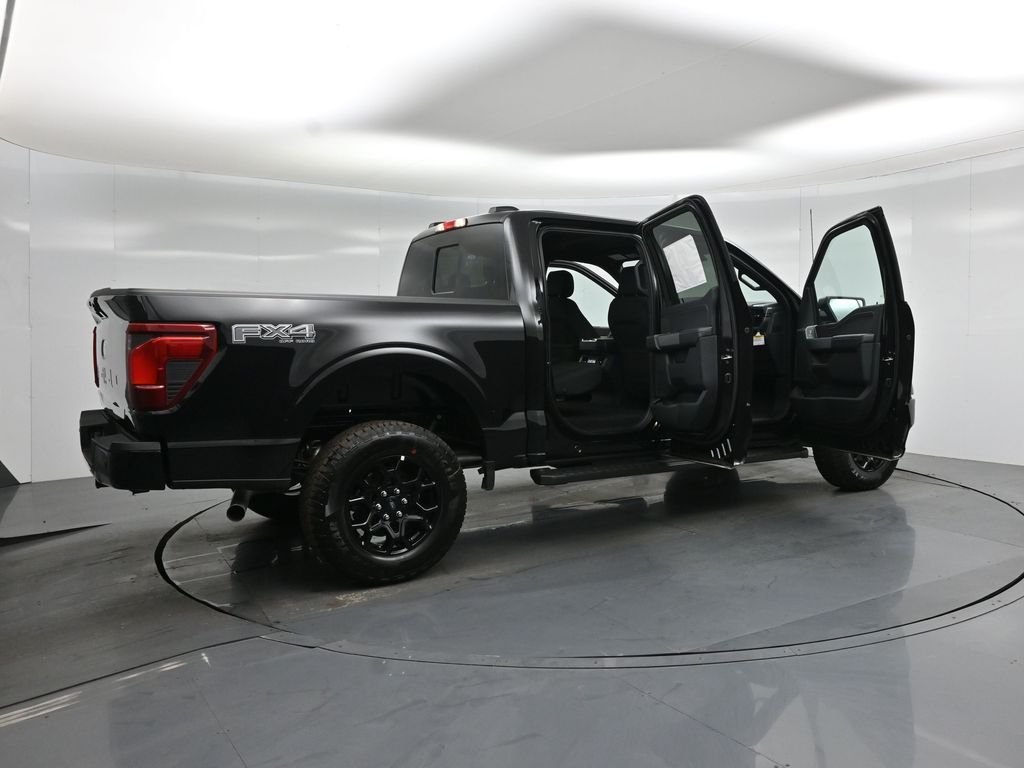 New 2026 Agate Black Metallic Ford XLT image 5