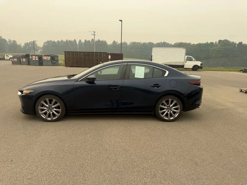 Used 2021 Blue Mazda Select image 14
