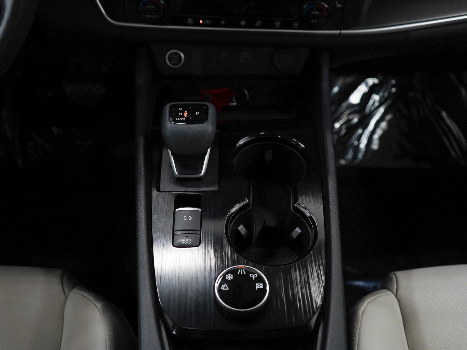 Used 2023 Pearl White Tricoat Nissan SV image 16