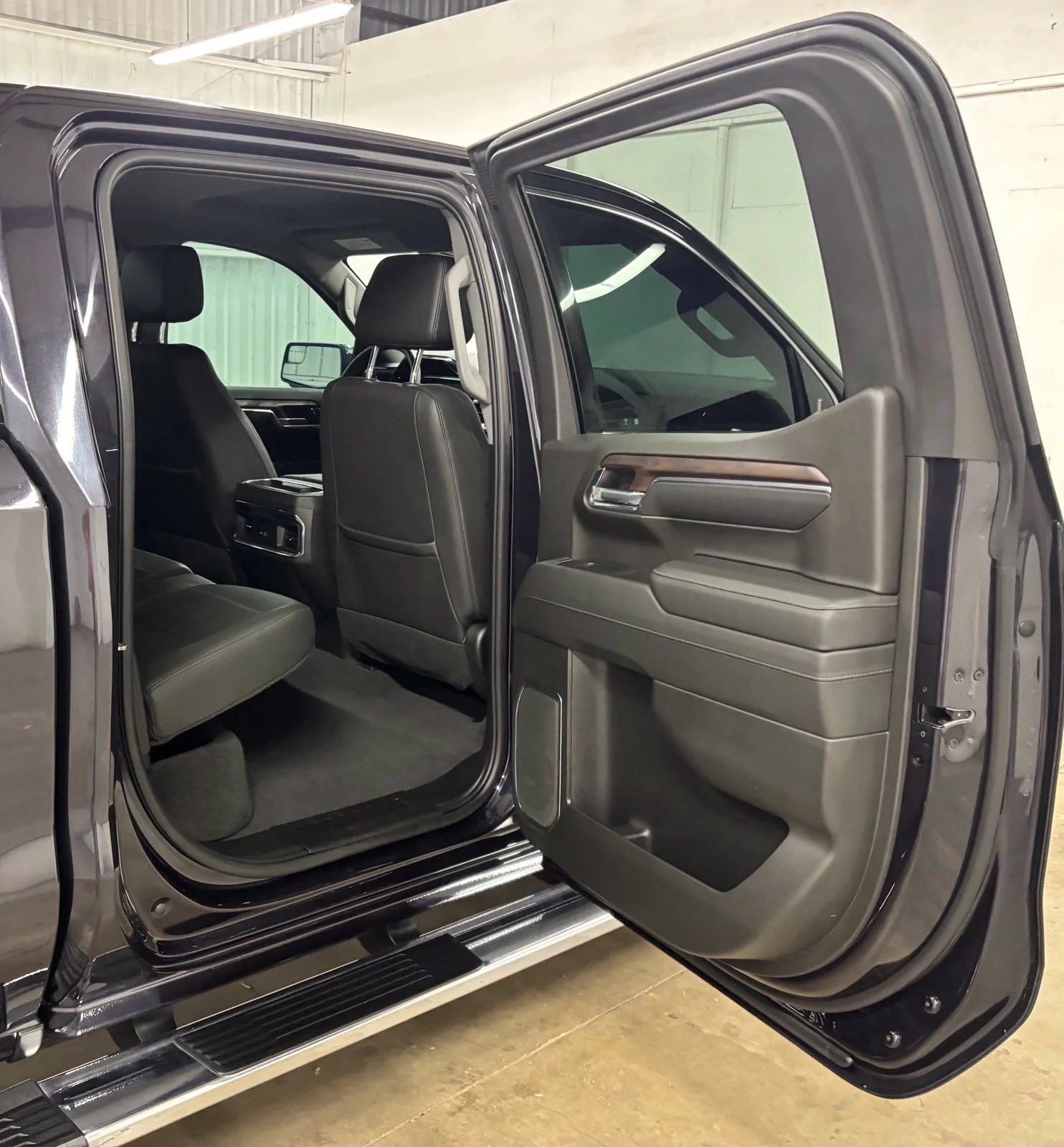 Used 2022 Silver GMC SLT image 19