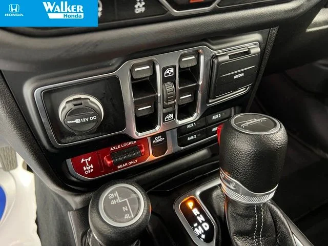 Used 2024 Crystal Metallic Jeep Mojave image 27
