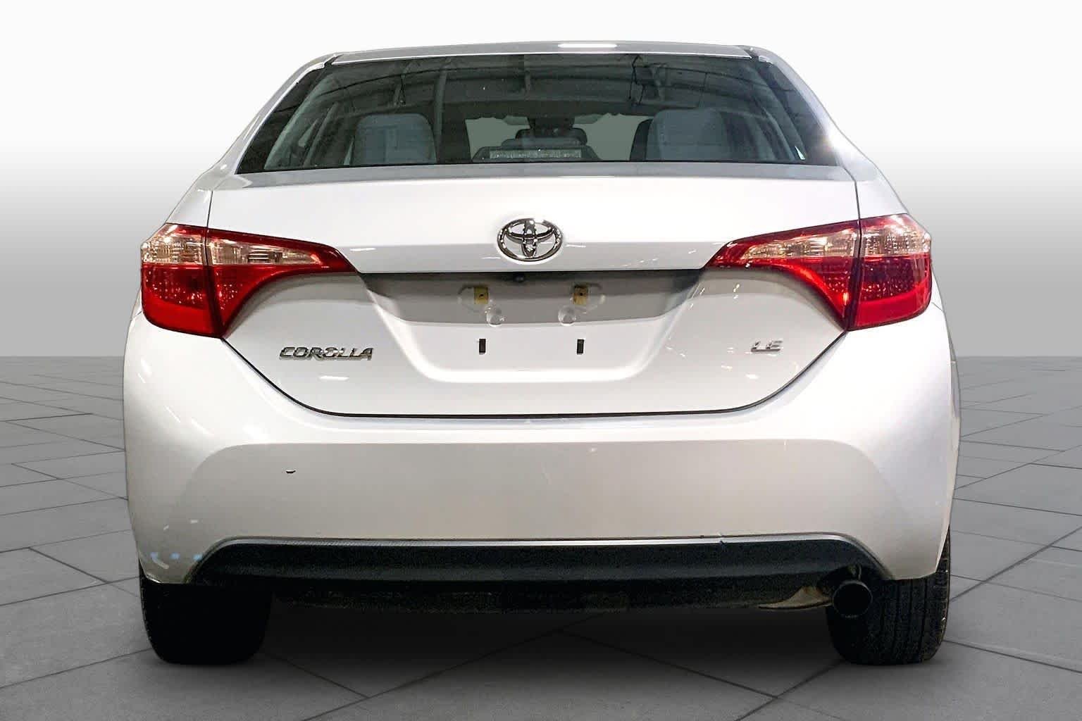 Used 2017 Classic Silver Metallic Toyota LE image 5