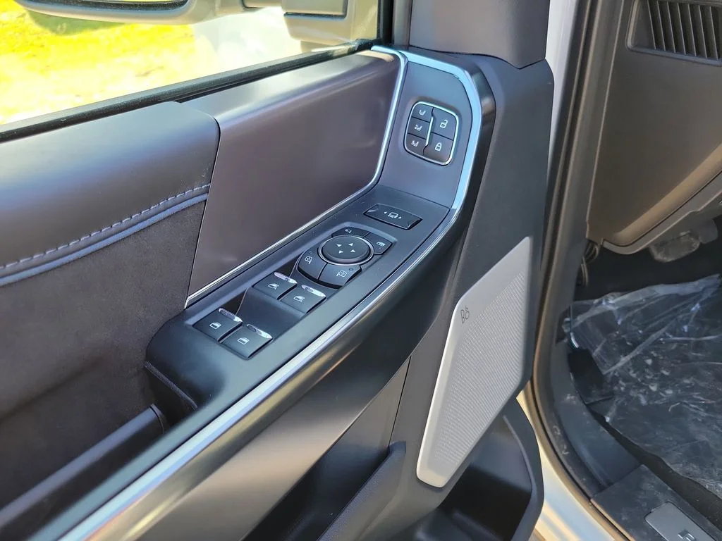 New 2026 Star White Metallic Tri-Coat Ford F-350® Platinum® image 7