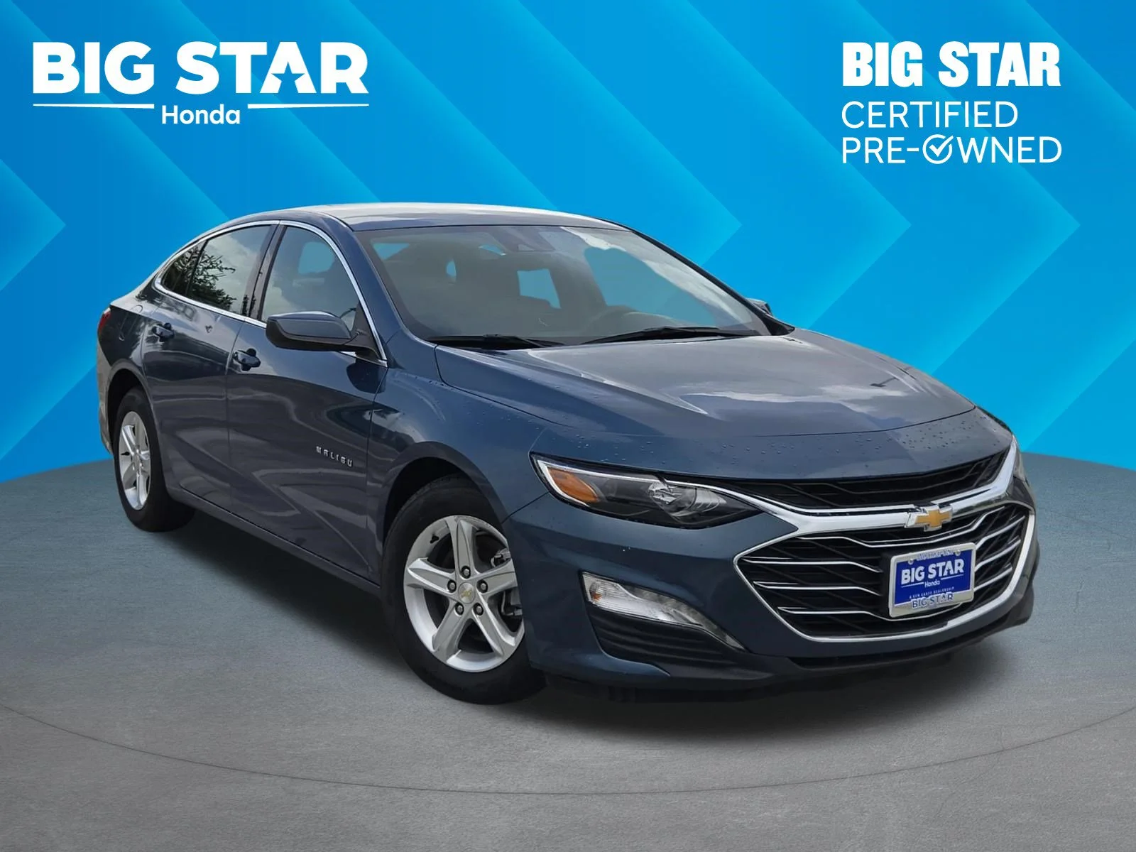 Used 2024 Lakeshore Blue Metallic Chevrolet LT image 1