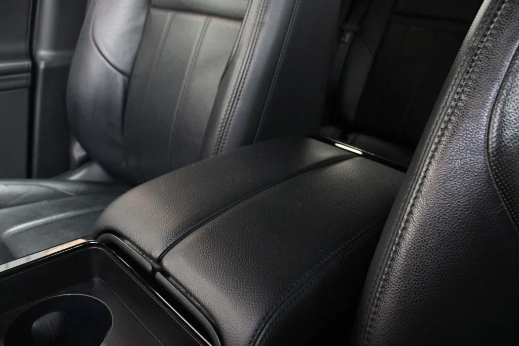 Used 2020 White Land Rover SE image 18