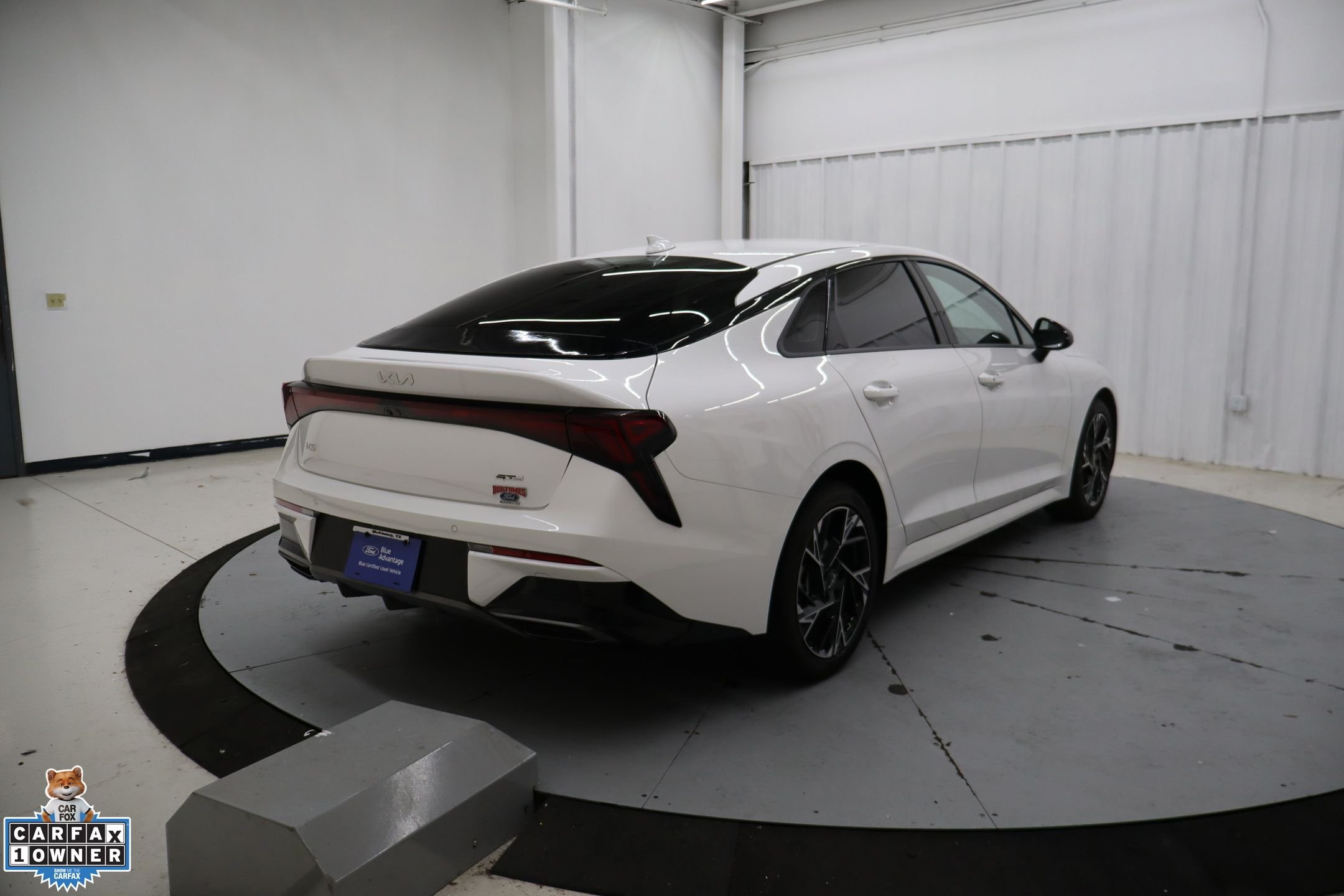 Used 2025 White Kia GT-Line image 3