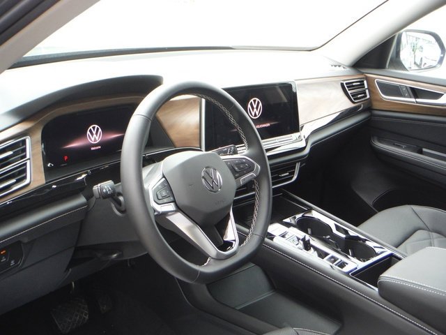 2026 Volkswagen Atlas SE w/Tech - Photo 12
