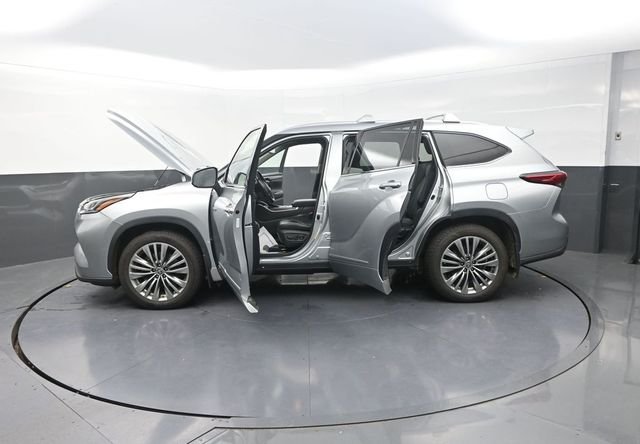 Used 2021 Silver Toyota Platinum image 42