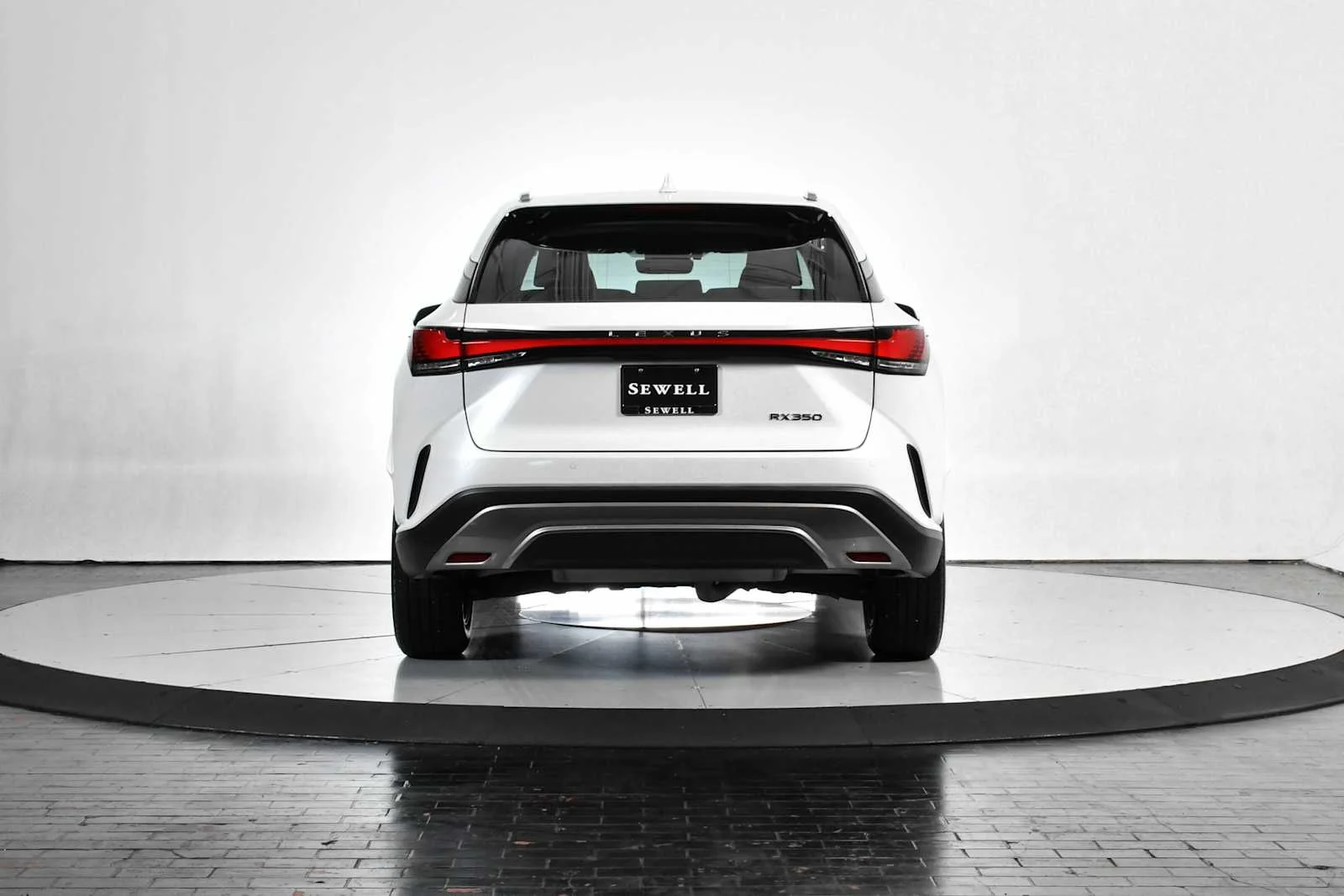 Used 2025 Eminent White Pearl Lexus Premium image 5