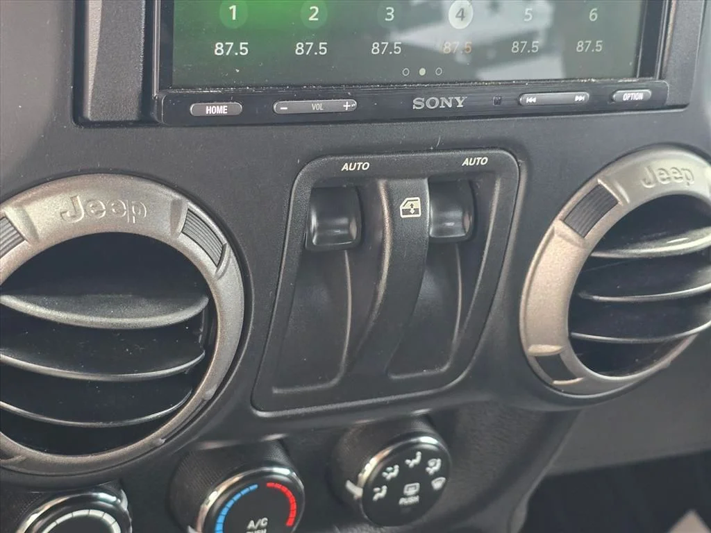 Used 2014 White Jeep Sport image 15