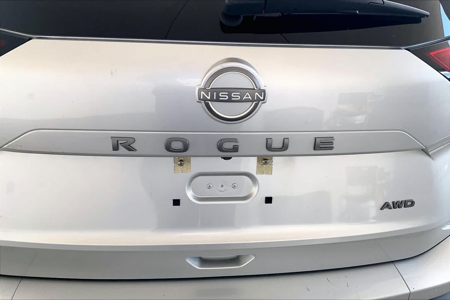 Used 2024 Brilliant Silver Metallic Nissan S image 31