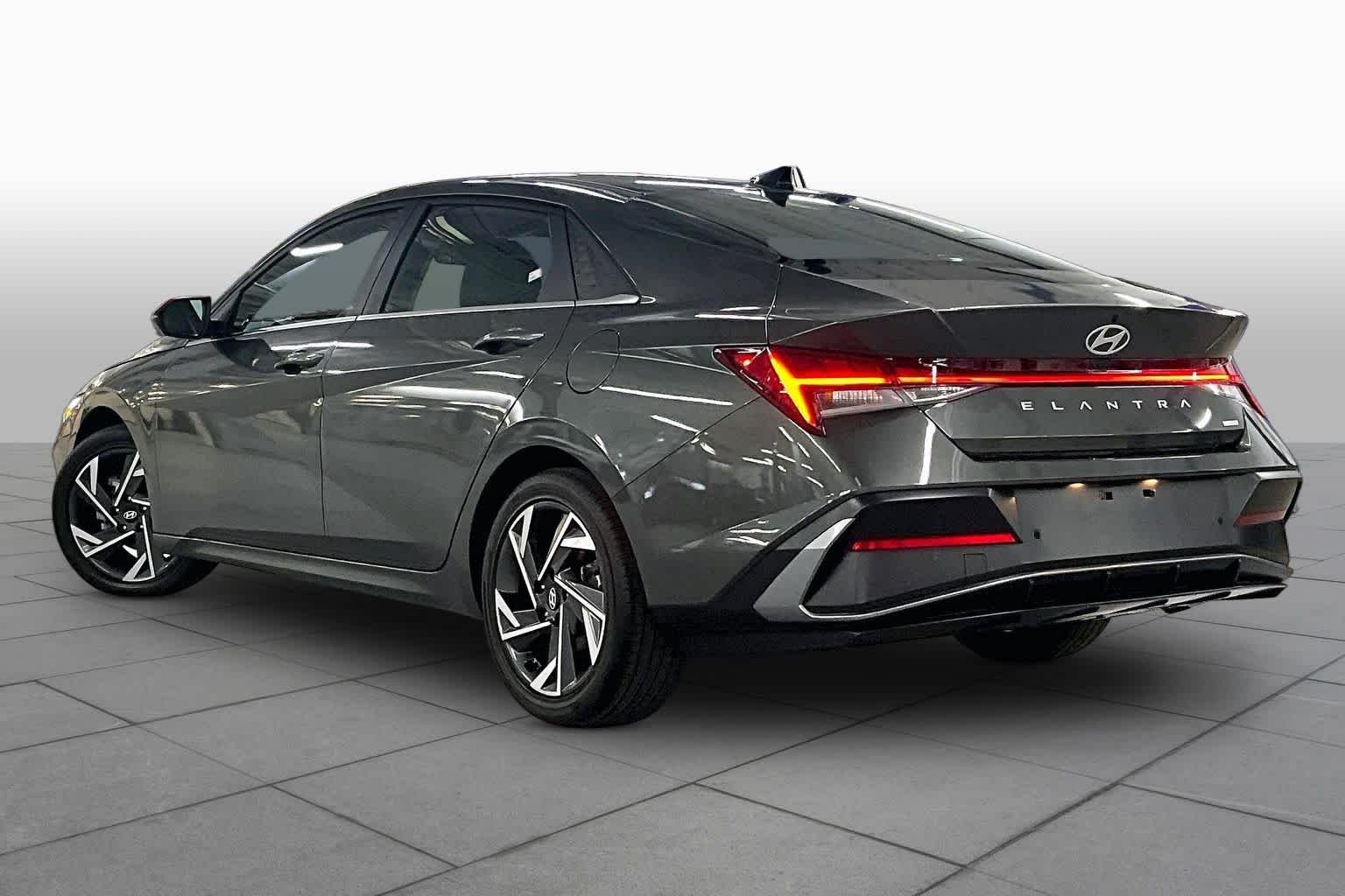 Used 2024 Amazon Gray Hyundai Limited image 12