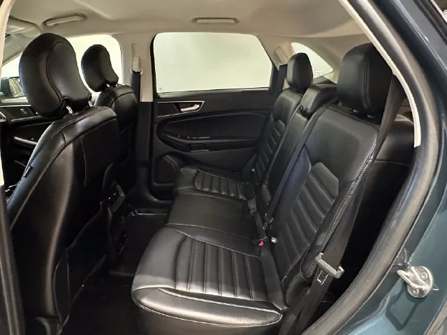 Used 2016 Blue Ford SEL image 18