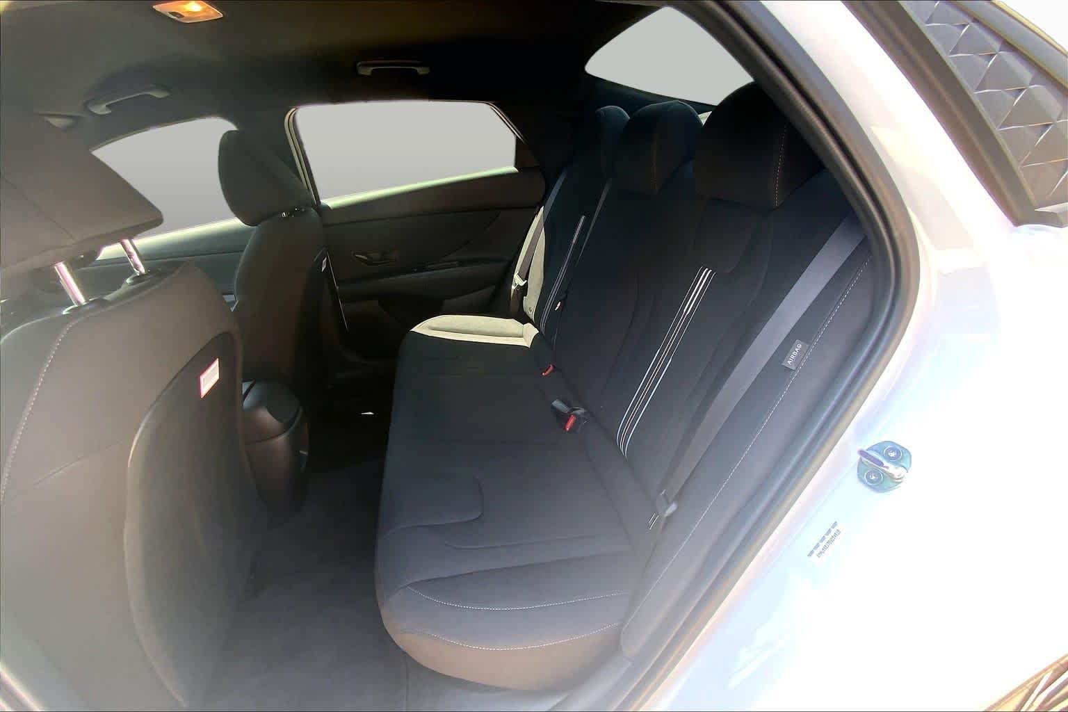 2025 Hyundai Elantra Blue - Photo 21