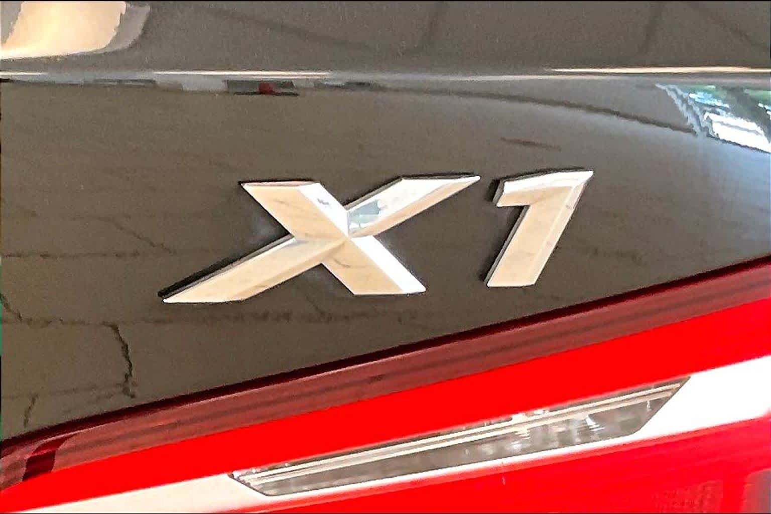 Used 2017 Black Sapphire Metallic BMW sDrive28i image 27