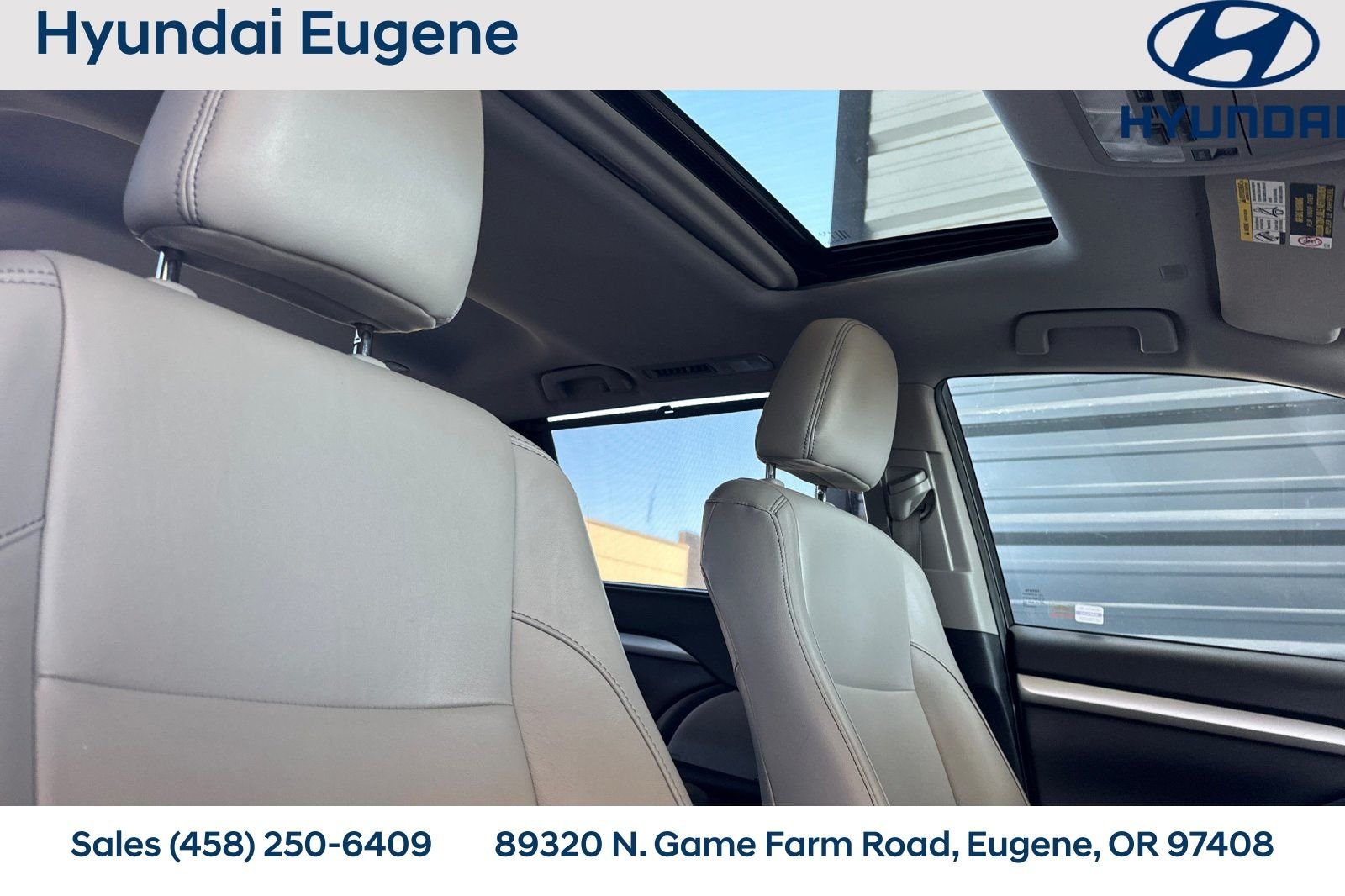 Used 2019 White Toyota XLE image 23
