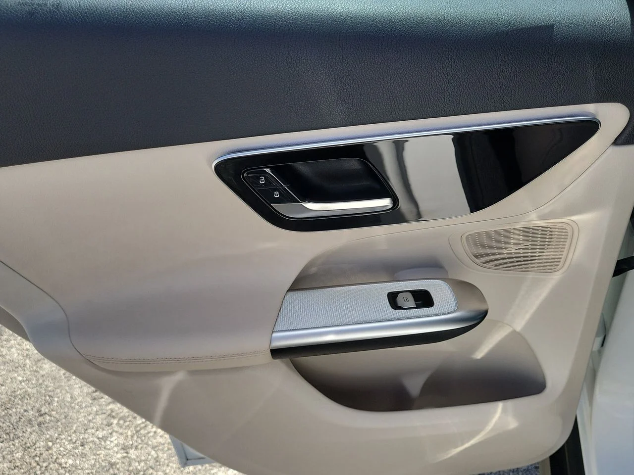 Used 2026 White Mercedes-Benz GLC 300 image 11