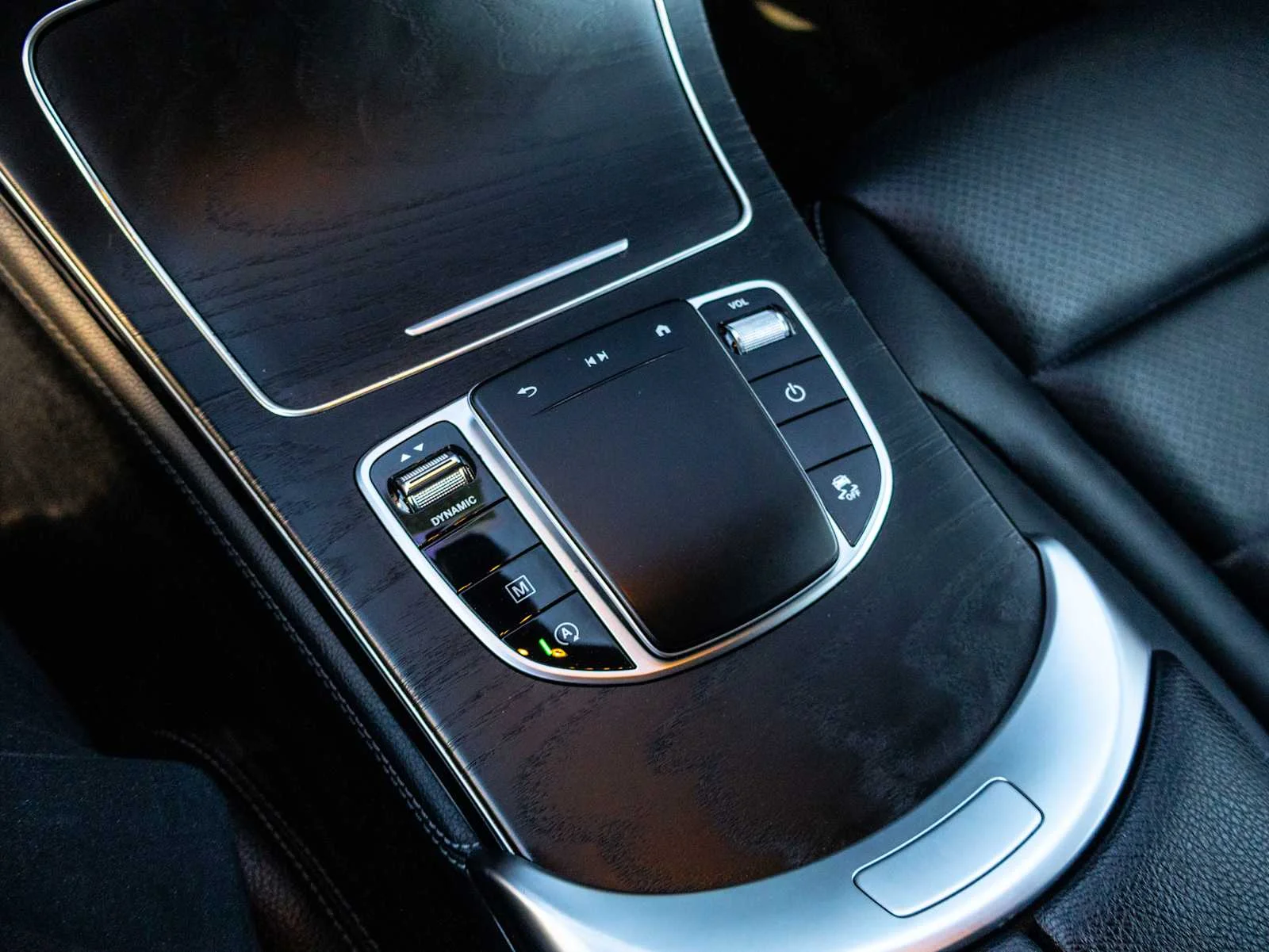 Used 2020  Mercedes-Benz GLC 300 image 25