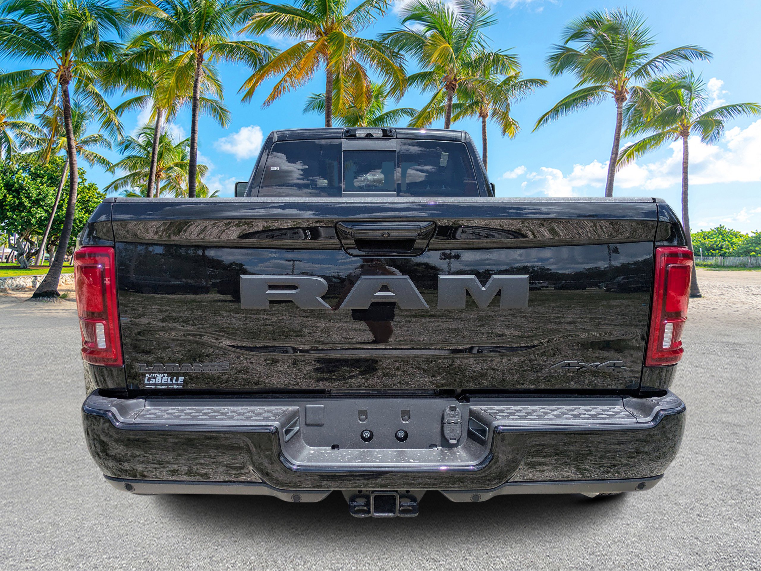 New 2026 Diamond Black Crystal Pearl-Coat Exterior Paint RAM Laramie image 4