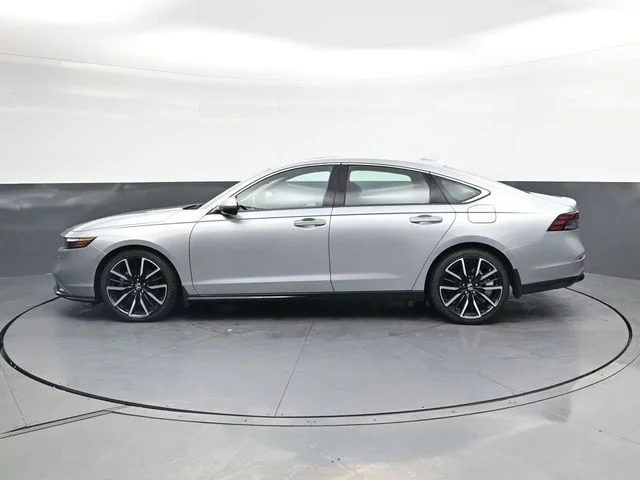 Used 2025  Honda Touring image 8