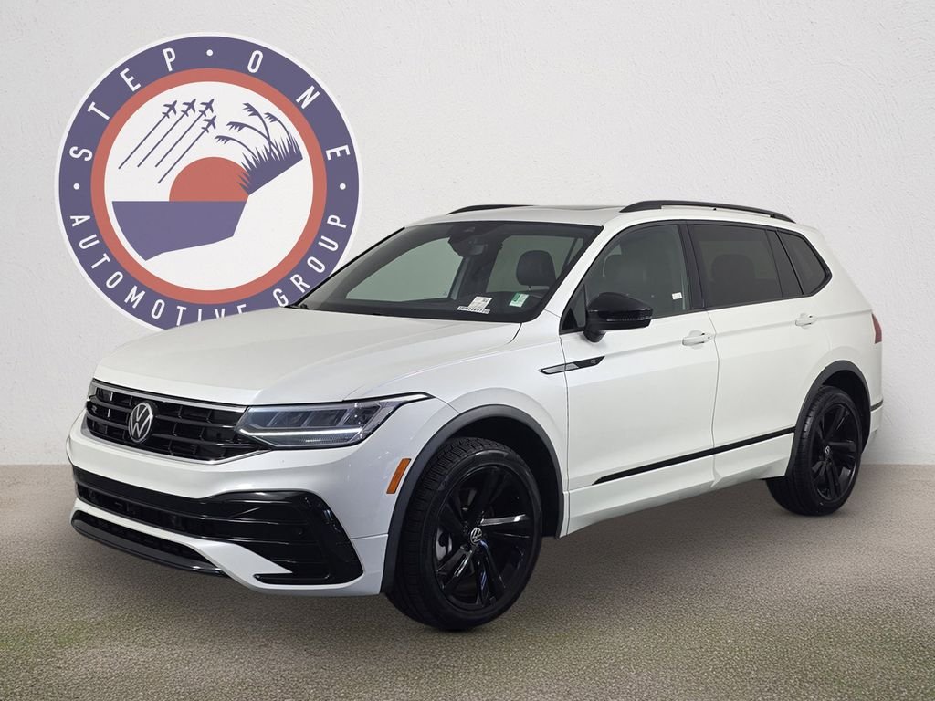 2023 Volkswagen Tiguan 2.0T SE R-Line Black's photo