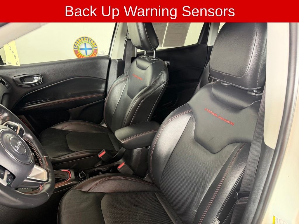 Used 2018 White Jeep Trailhawk image 11