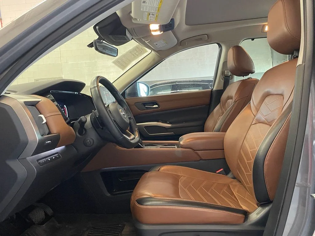 Used 2024 Gray Nissan Platinum image 10