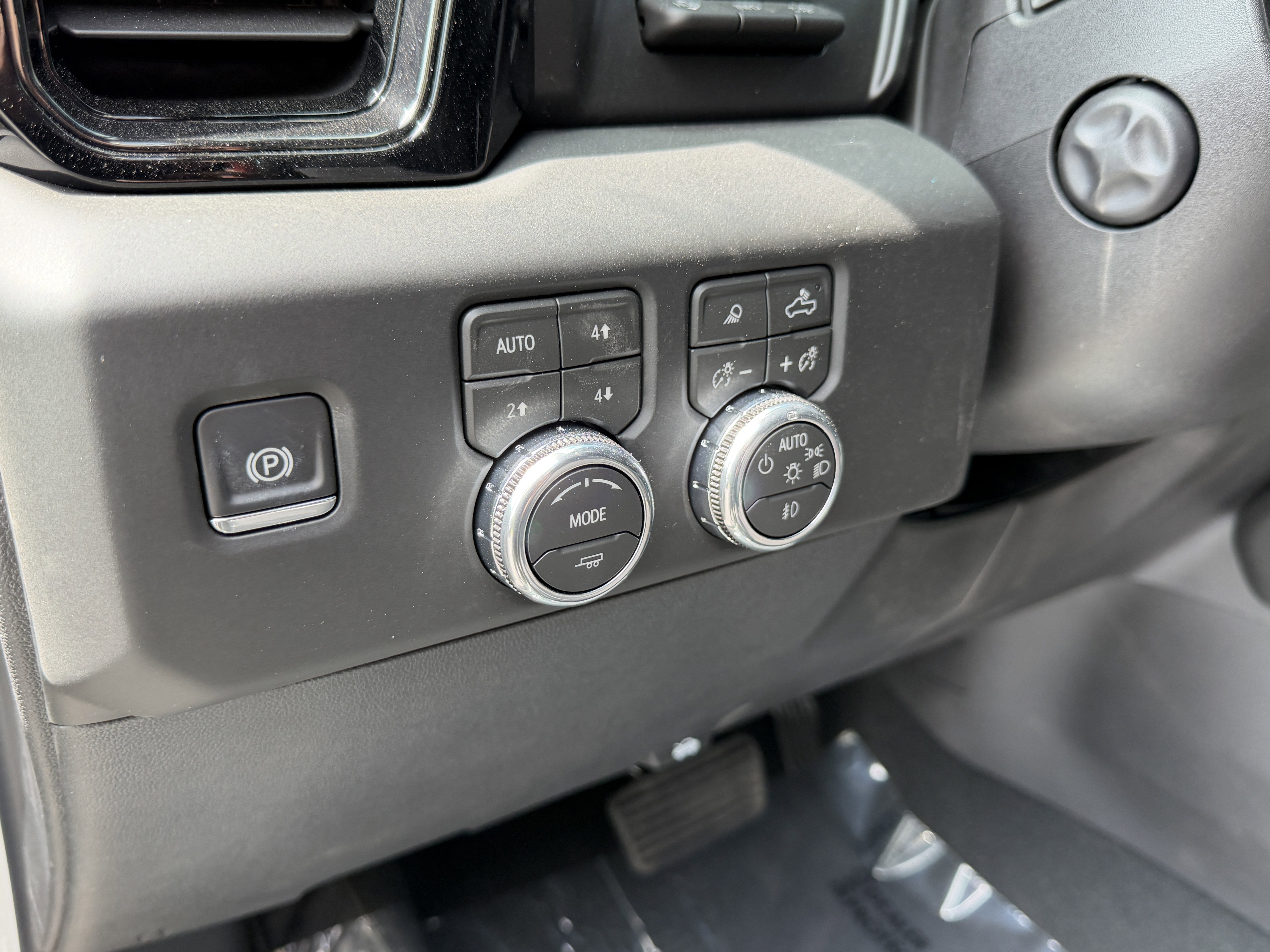 2026 GMC Sierra 1500 AT4X - Photo 21