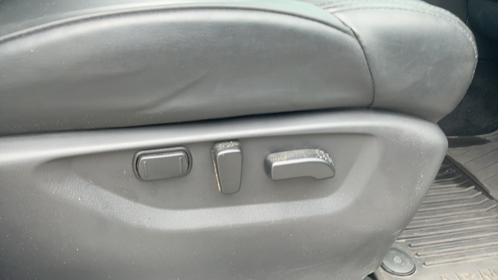 Certified Used 2023 White Nissan SV image 47