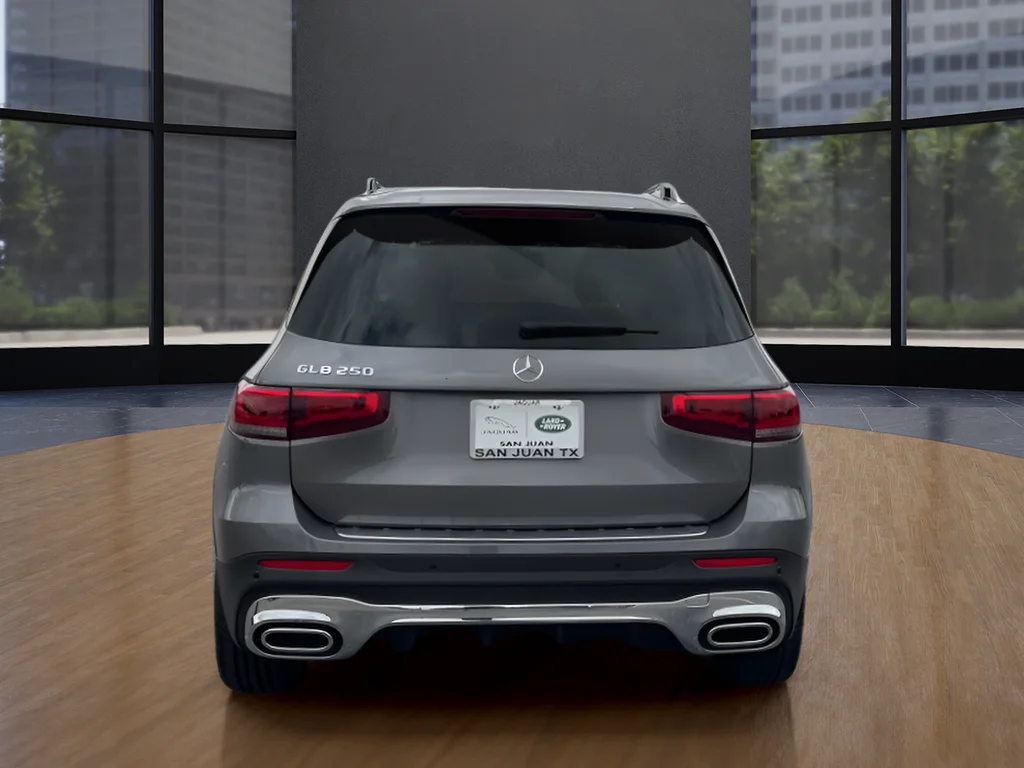Used 2023  Mercedes-Benz GLB 250 image 6