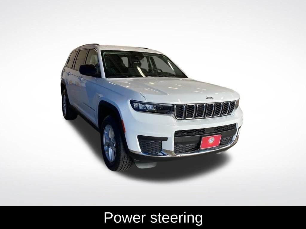 Used 2022 White Jeep Laredo image 14
