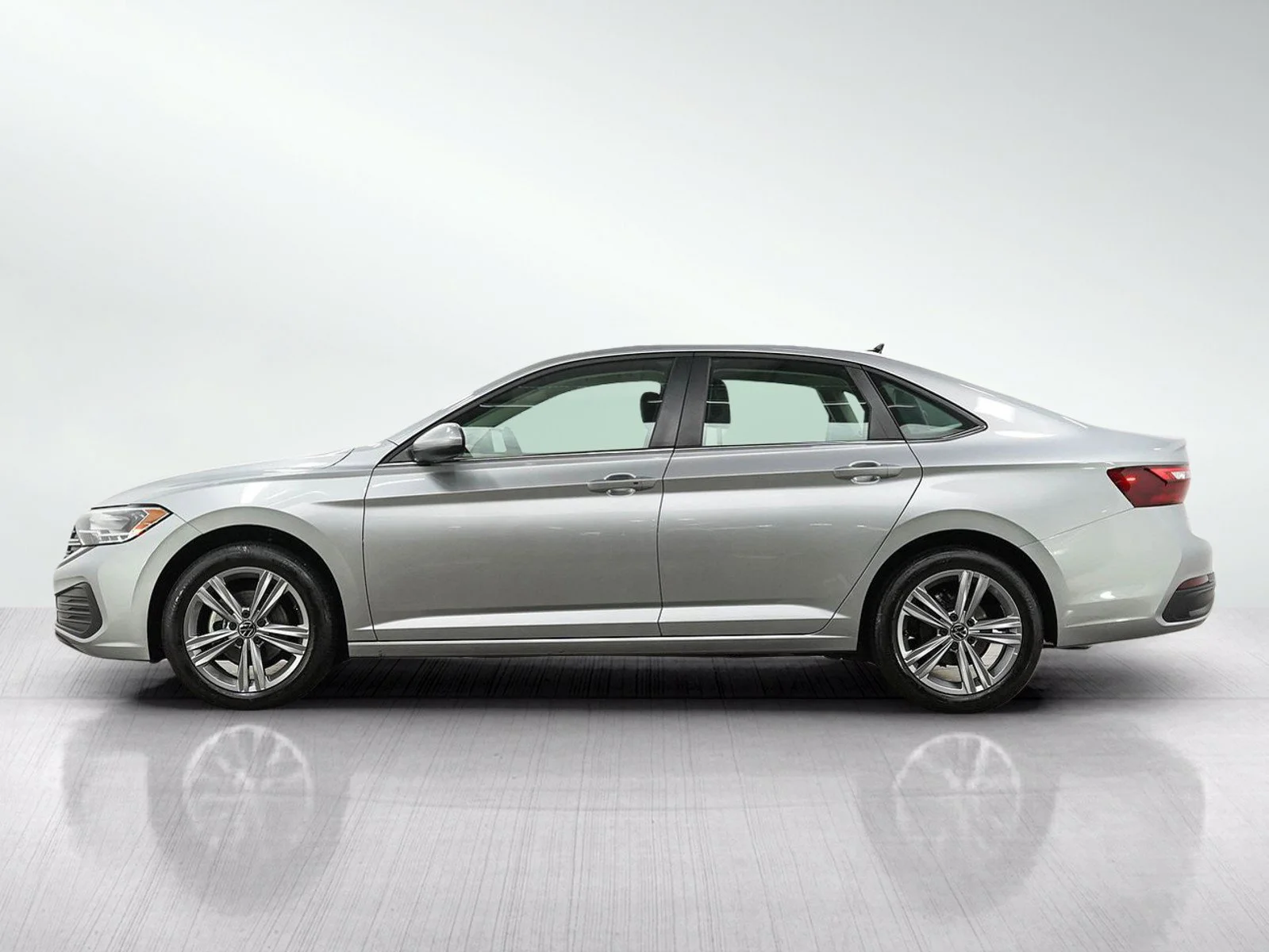Used 2022 Volkswagen Jetta SE with VIN 3VWEM7BU9NM000566 for sale in Burnsville, Minnesota