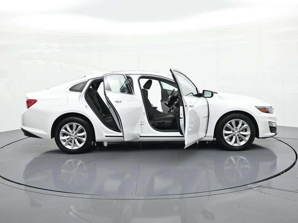 Used 2024 Summit White Chevrolet LT 1LT image 22