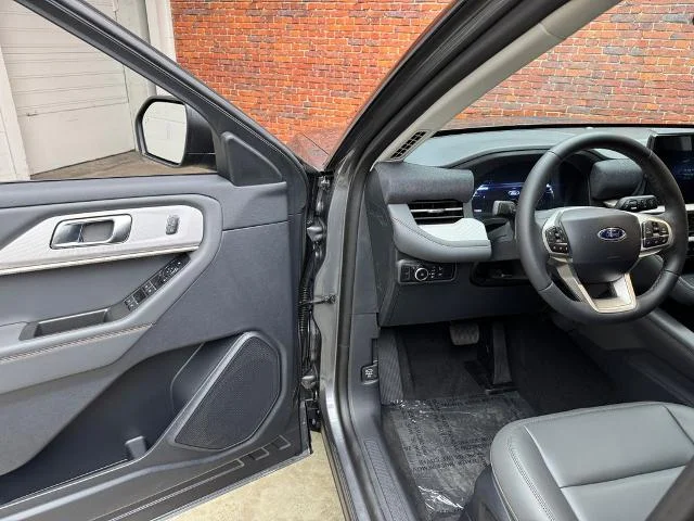 New 2026 Carbonized Gray Metallic Ford Active image 9