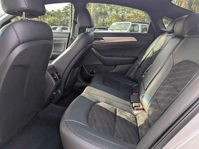 Used 2019 Silver Hyundai Sport image 12