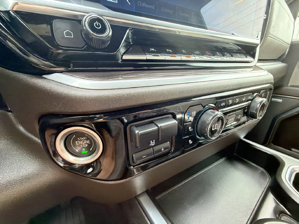 2022 Chevrolet Silverado 1500 LTZ - Photo 23