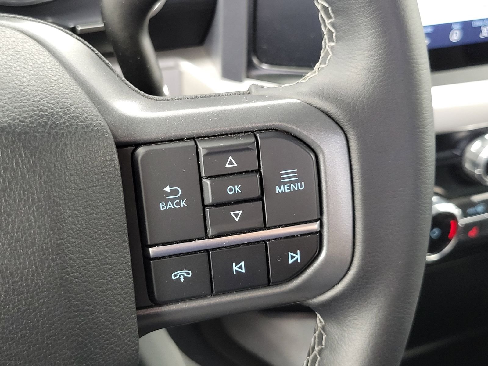 Used 2023 Black Ford XLT image 15