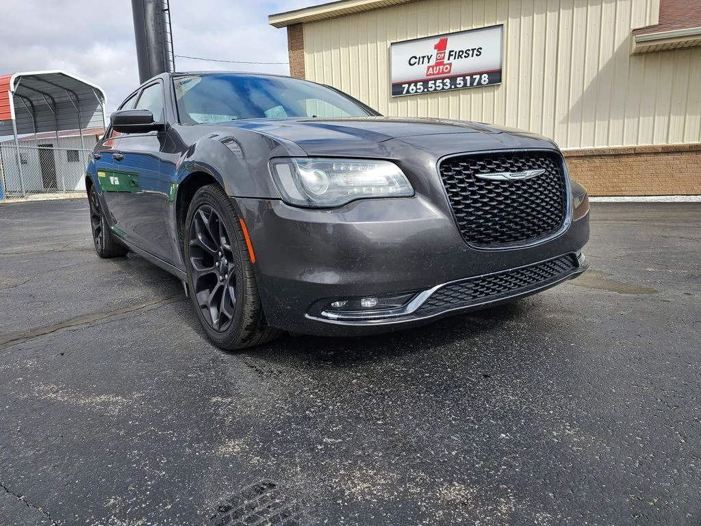 Used 2019 Chrysler 300 S with VIN 2C3CCABG4KH569537 for sale in Tipton, IN