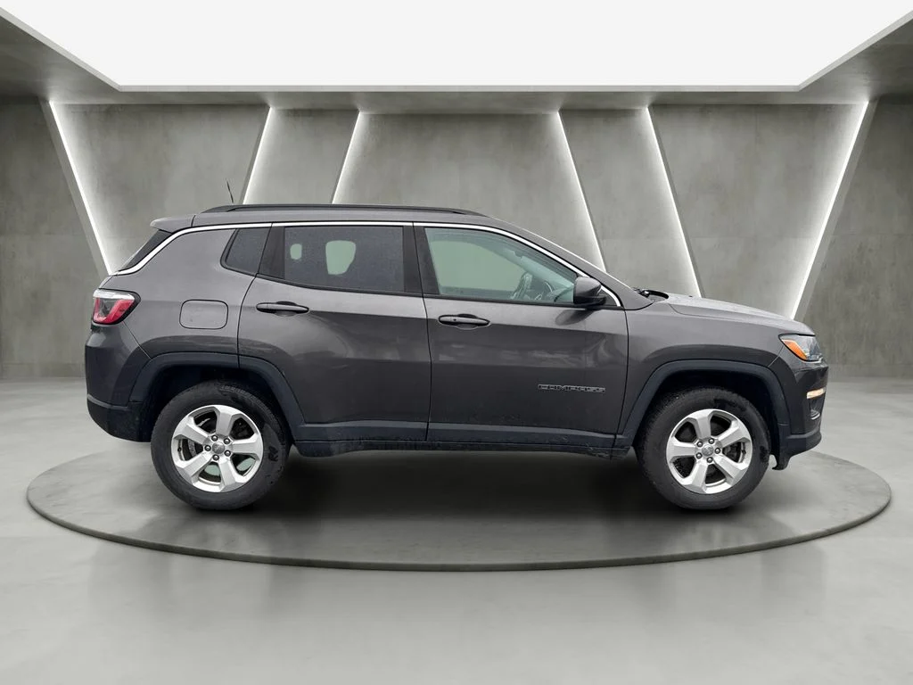 Used 2020 Gray Jeep Latitude image 5