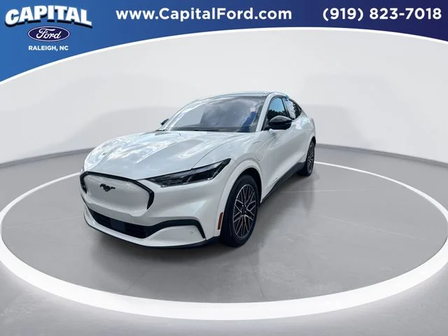 Used 2025 White Ford Premium image 4