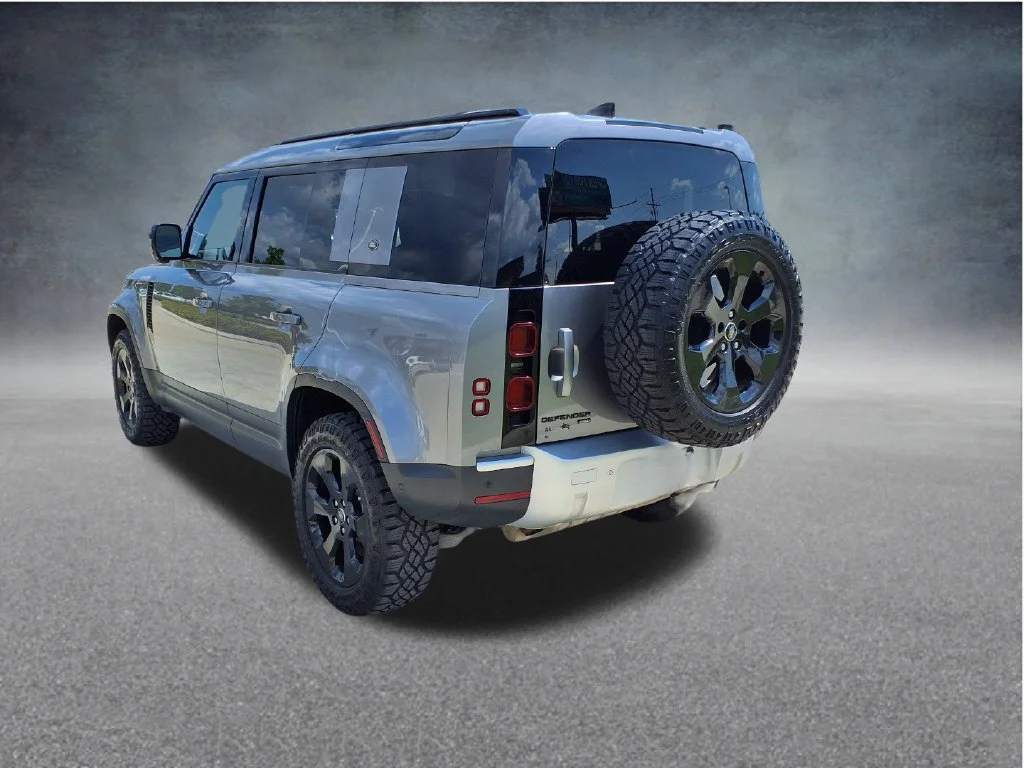 Used 2023 Black Land Rover SE image 5