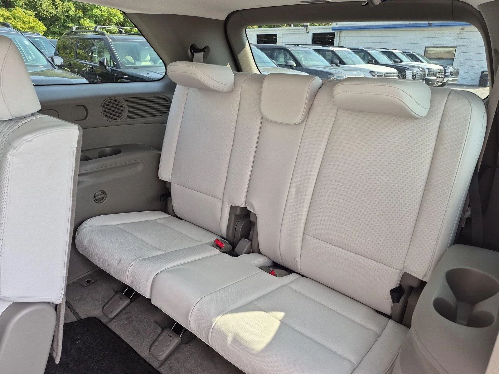 Used 2026 Typhoon Silver Metallic Hyundai SEL 8P image 34