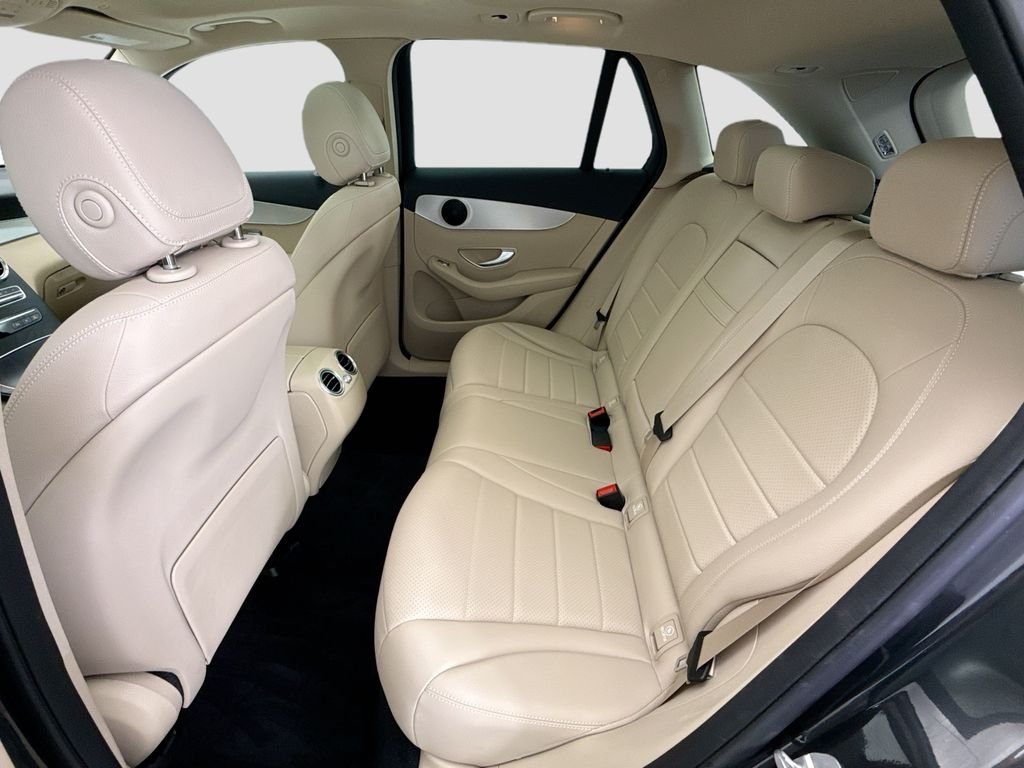 Certified Used 2022  Mercedes-Benz GLC 300 image 19